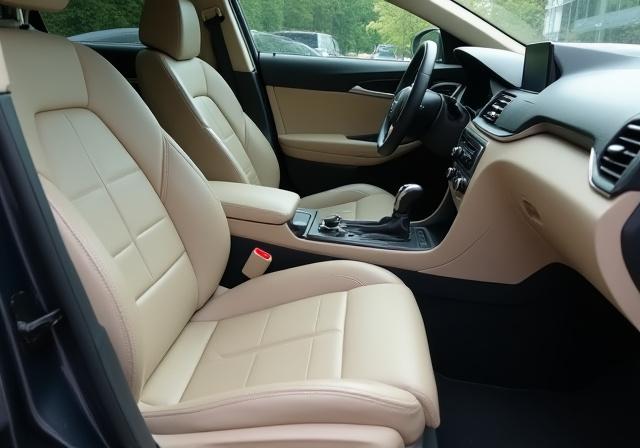 The same car interior looking pristine and new. 640x448